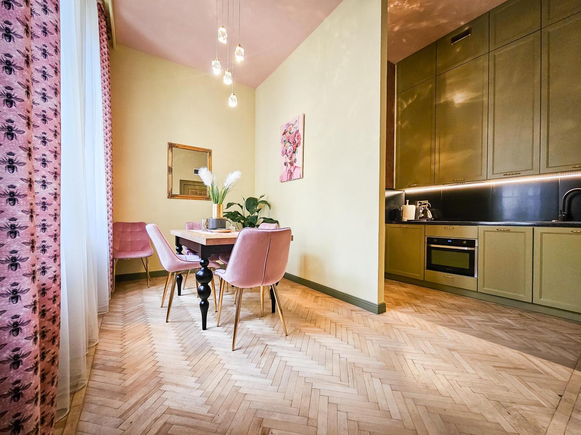 Butik Apartamenty Old Town Torun - Parking Exterior foto