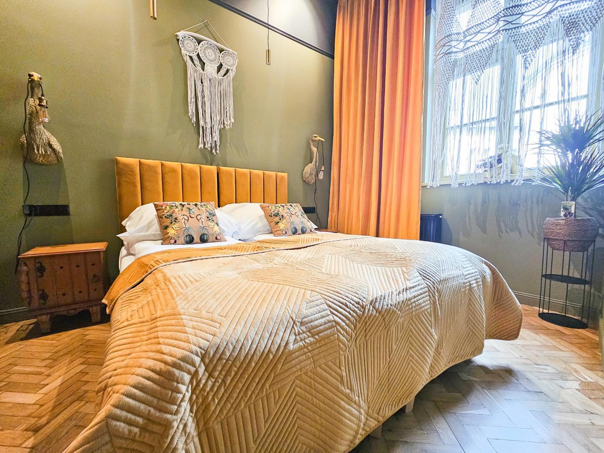 Butik Apartamenty Old Town Torun - Parking Exterior foto